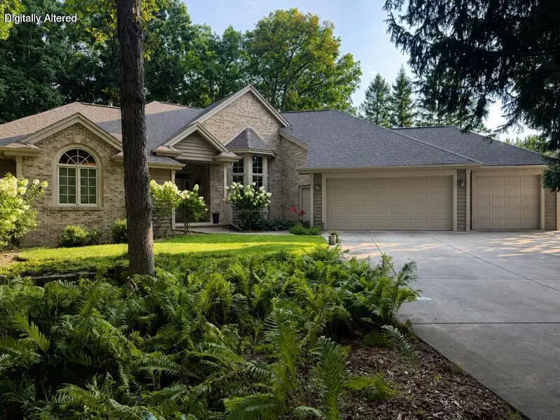 404 Ledgewood Dr, Fond Du Lac, WI 54937 - #1