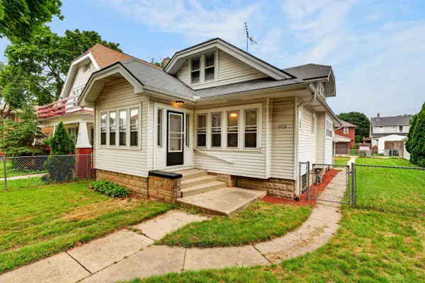 2772 N 52nd St, Milwaukee, WI 53210