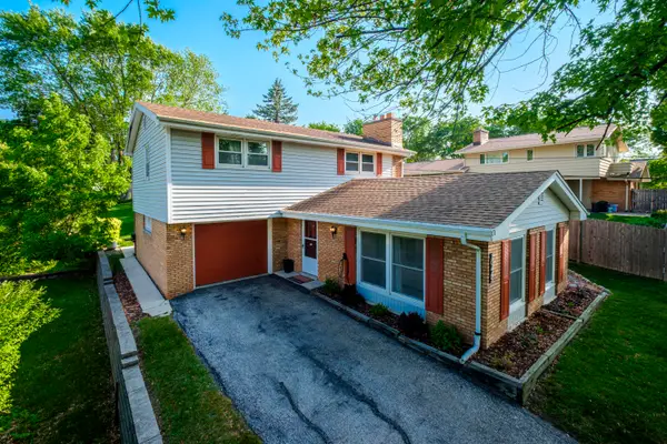 10445 W Concordia Ave, Wauwatosa, WI 53222