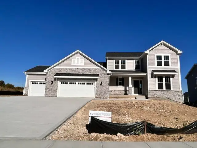 250 Bayberry Ln, Grafton, WI 53024 - #2