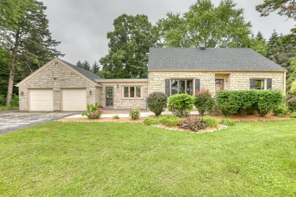 1863 Washington St, Grafton, WI 53024