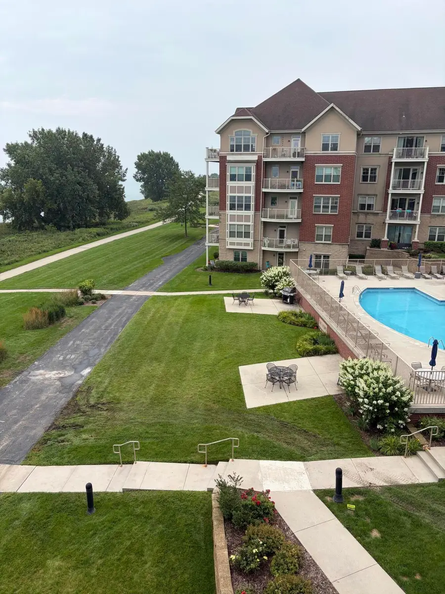 4110 S Lake Dr, Saint Francis, WI 53235 - #3