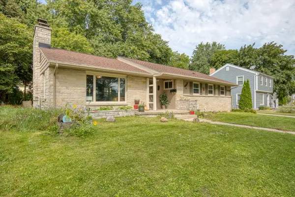 684 S 6th Ave, West Bend, WI 53095