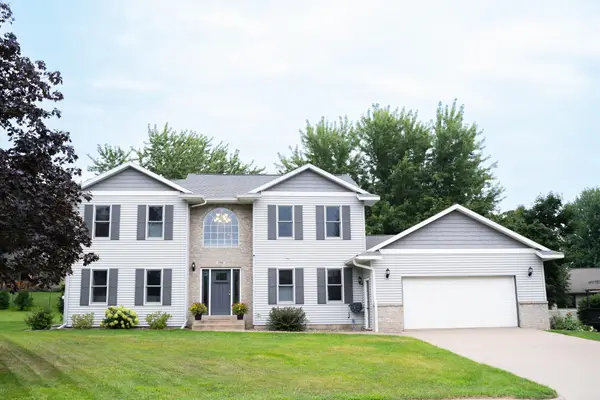 706 Liberty Ln, Holmen, WI 54636