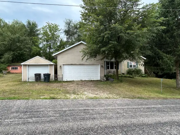W5123 Wisconsin Dr, Sugar Creek, WI 53121