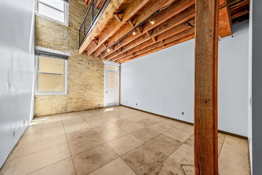 904 E Pearson St, Milwaukee, WI 53202 - #2