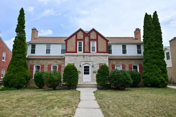 616 N 104th St, Wauwatosa, WI 53226