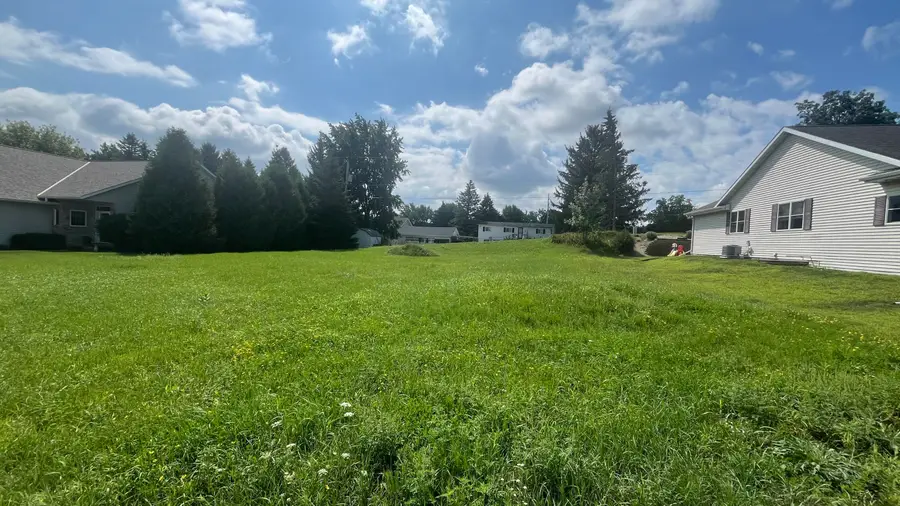 2013 Daisy Dr, West Bend, WI 53090 - #2