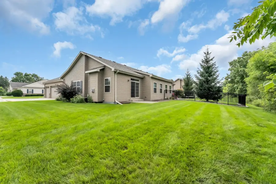 916 Langdon Ct, Mount Pleasant, WI 53406 - #3