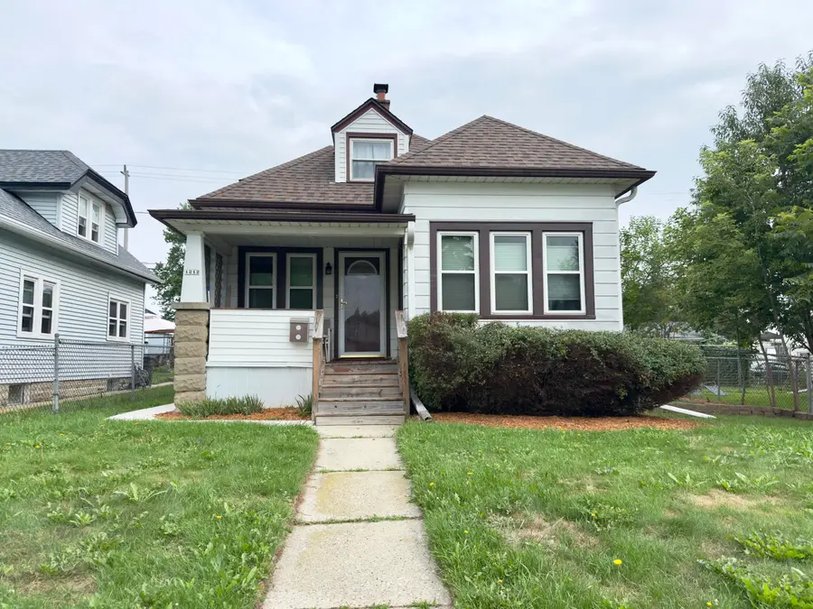 1212 Menomonee Ave, South Milwaukee, WI 53172 - #2