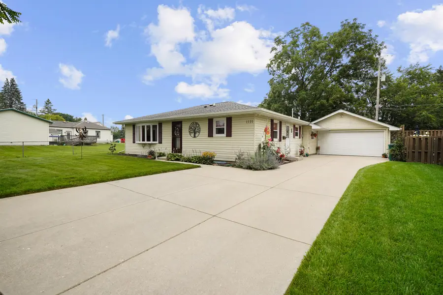 1121 Jean St, Union Grove, WI 53182 - #2