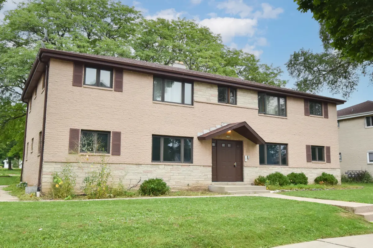 5740 N 91st St, Milwaukee, WI 53225 - #1