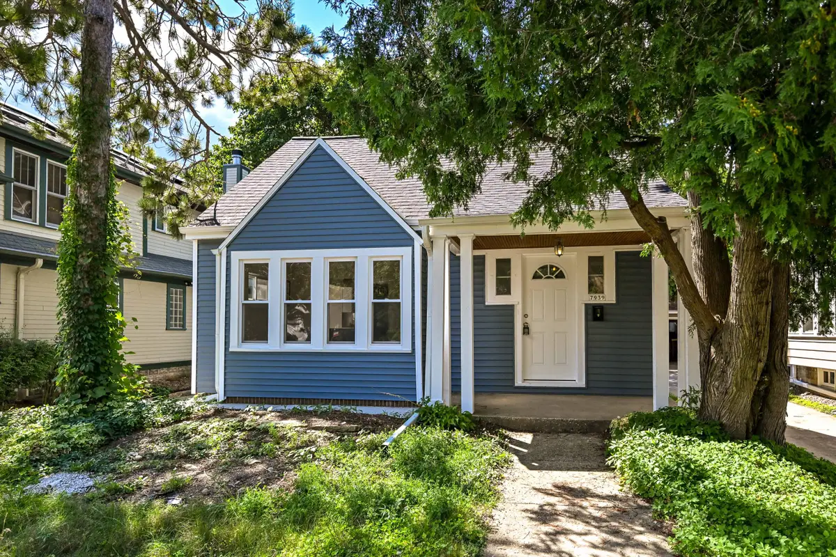7939 Hillcrest Dr, Wauwatosa, WI 53213 - #1