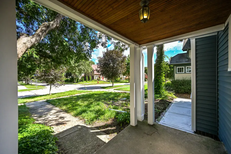 7939 Hillcrest Dr, Wauwatosa, WI 53213 - #3