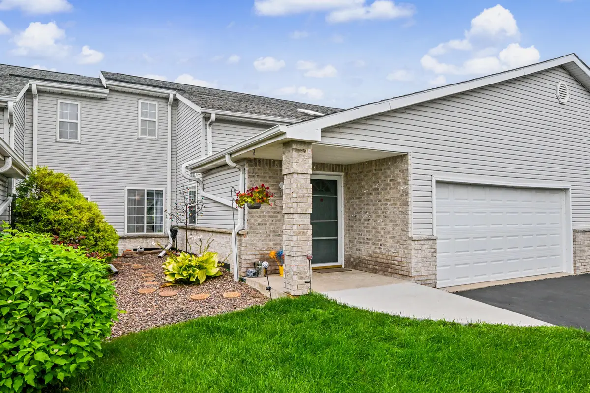 3484 W Sycamore St, Franklin, WI 53132 - #1