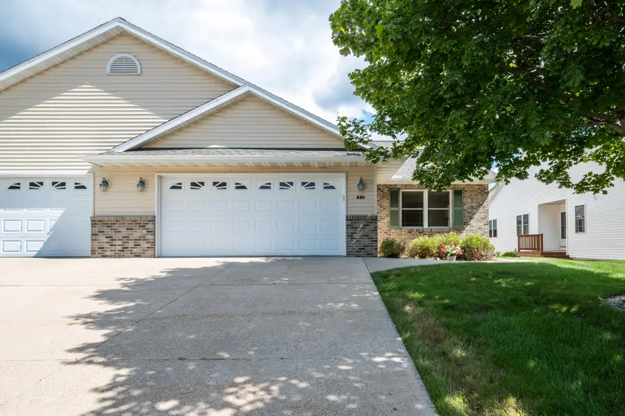 820 Chief Kewaskum Pl, Kewaskum, WI 53040 - #3