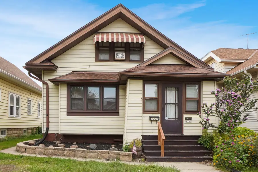 1205 S 74th St, West Allis, WI 53214 - #2