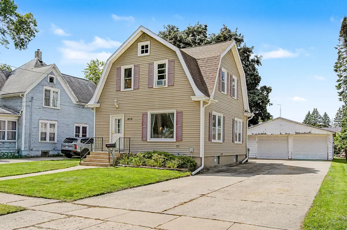405 Jackson St, Fort Atkinson, WI 53538 - #1