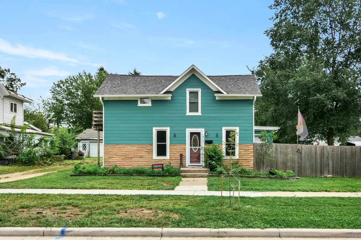 414 Almeron St, Evansville, WI 53536 - #1