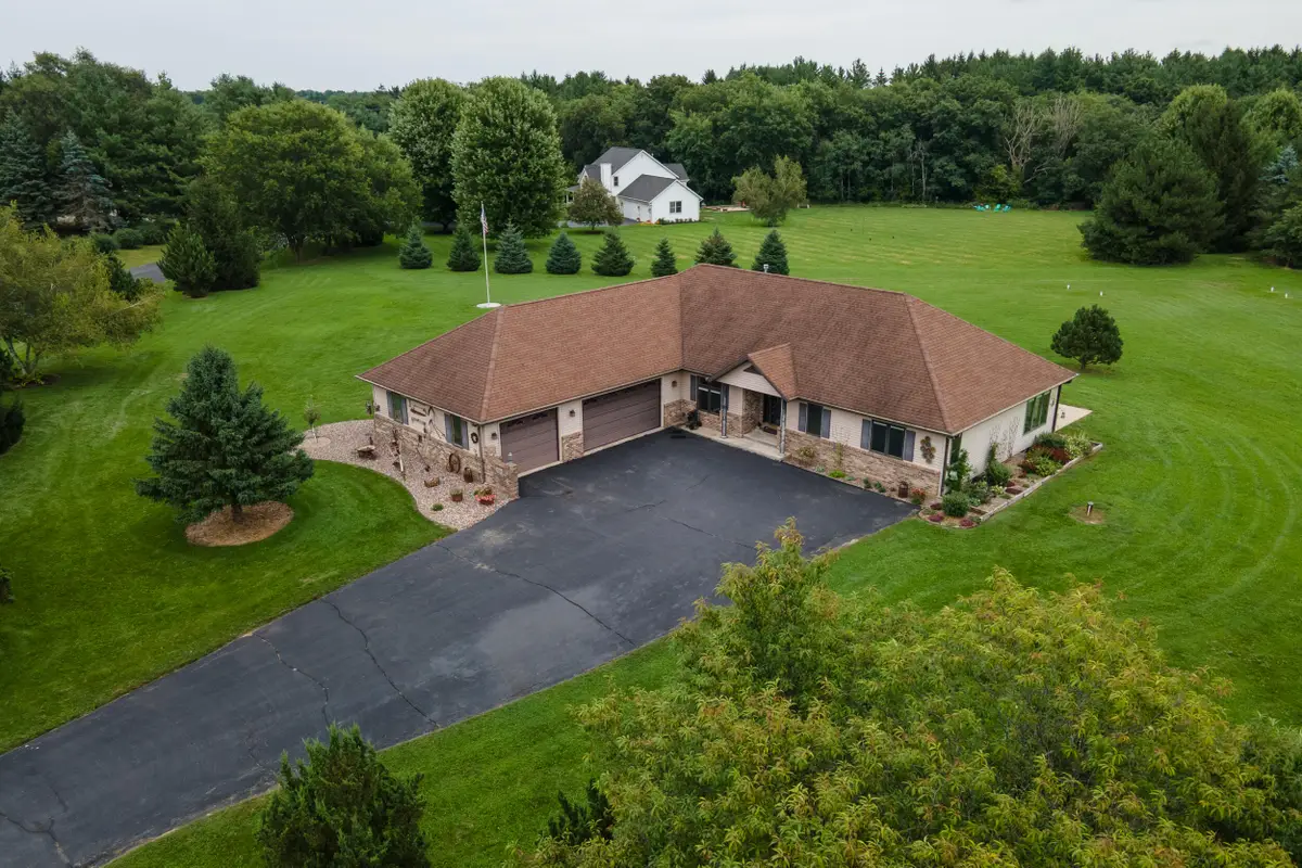 W5355 Gladhurst Ln, Elkhorn, WI 53121 - #1