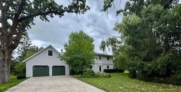 W8638 Shady Oak Ln, Beaver Dam, WI 53916