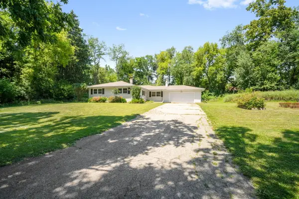 N70W39060 Foster Dr, Lac La Belle, WI 53066