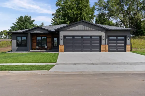 1313 Leo Dr, Holmen, WI 54636