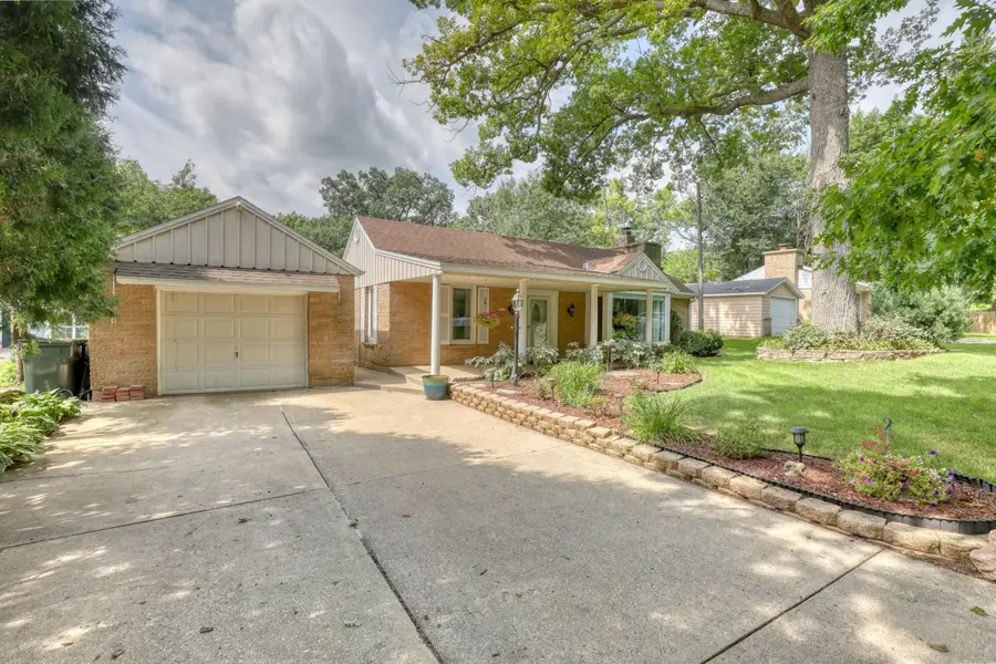 2737 S Waukesha Rd, West Allis, WI 53227 - #2