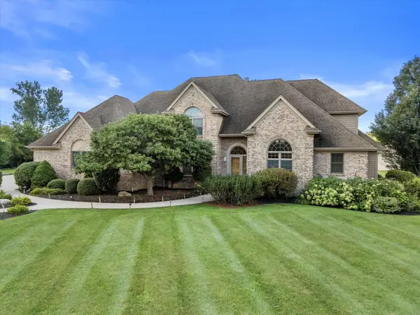 155 St. James Cir, Union Grove, WI 53182