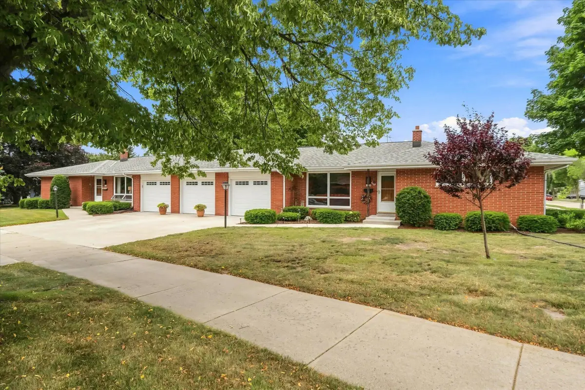 2217 Saemann Ave, Sheboygan, WI 53081 - #1