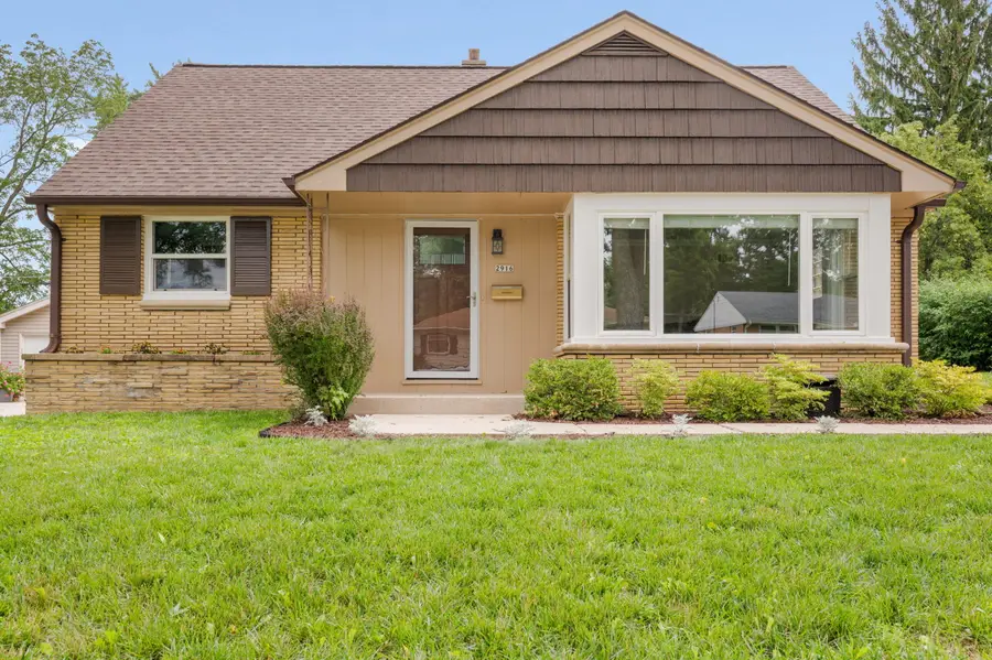 2916 S 104th St, West Allis, WI 53227 - #2