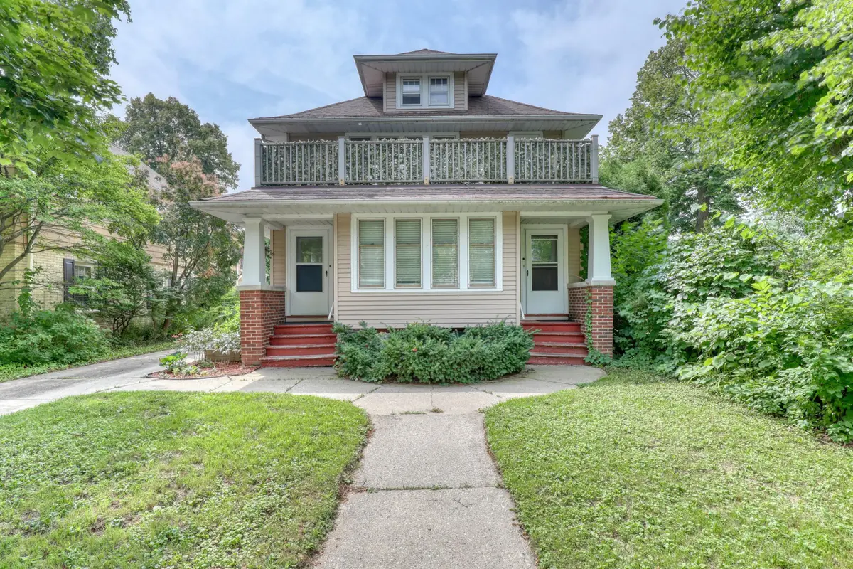 2013 E Wood Pl, Shorewood, WI 53211 - #1