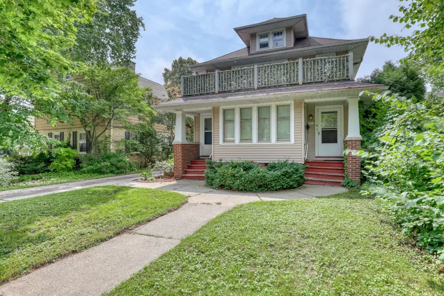 2013 E Wood Pl, Shorewood, WI 53211 - #2