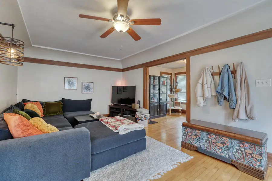 2013 E Wood Pl, Shorewood, WI 53211 - #3