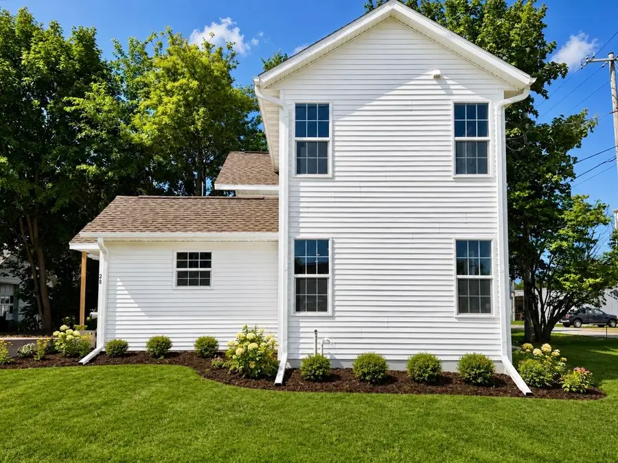 28 N Third St, Darien, WI 53114 - #2