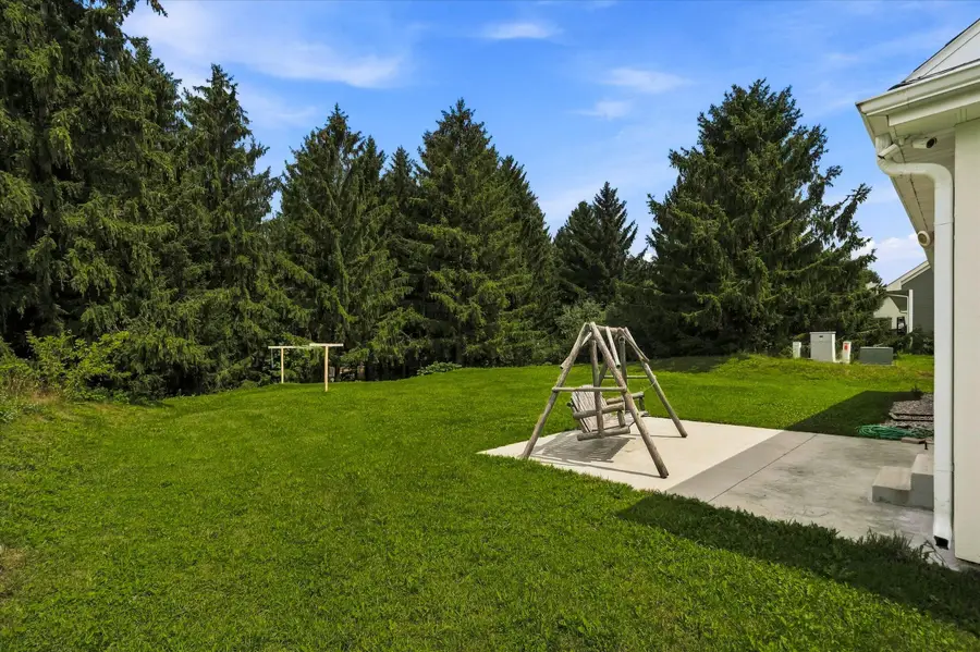 2748 Gateway Ave, Hartford, WI 53027 - #3