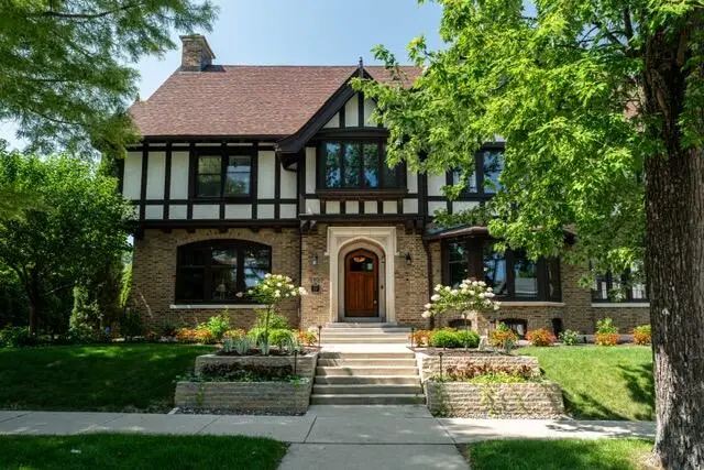 3107 N Shepard Ave, Milwaukee, WI 53211 - #1