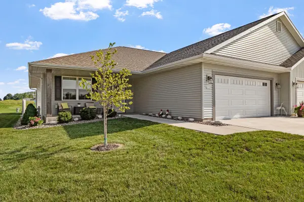 2832 Granite Ct, Sheboygan, WI 53081