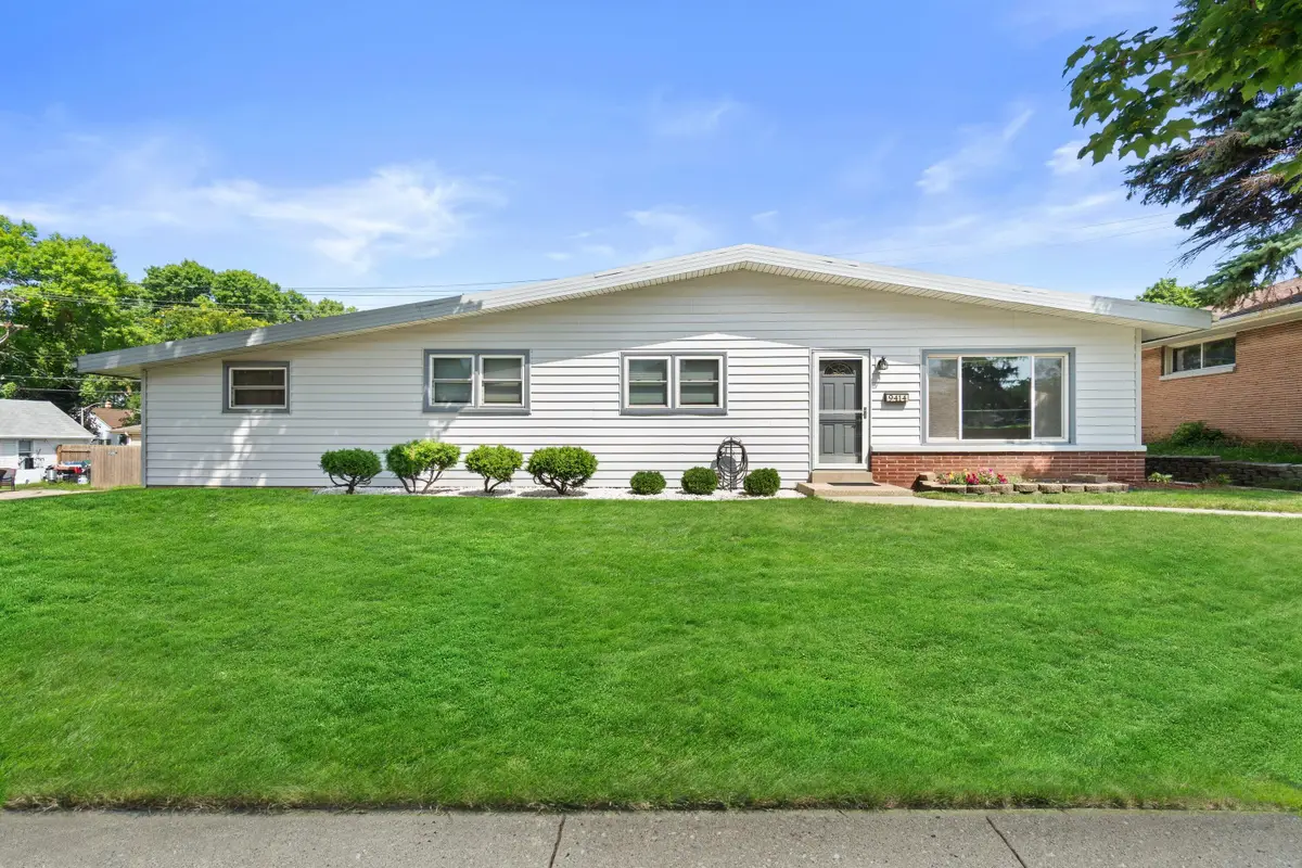 9414 W Oklahoma Ave, West Allis, WI 53227 - #1