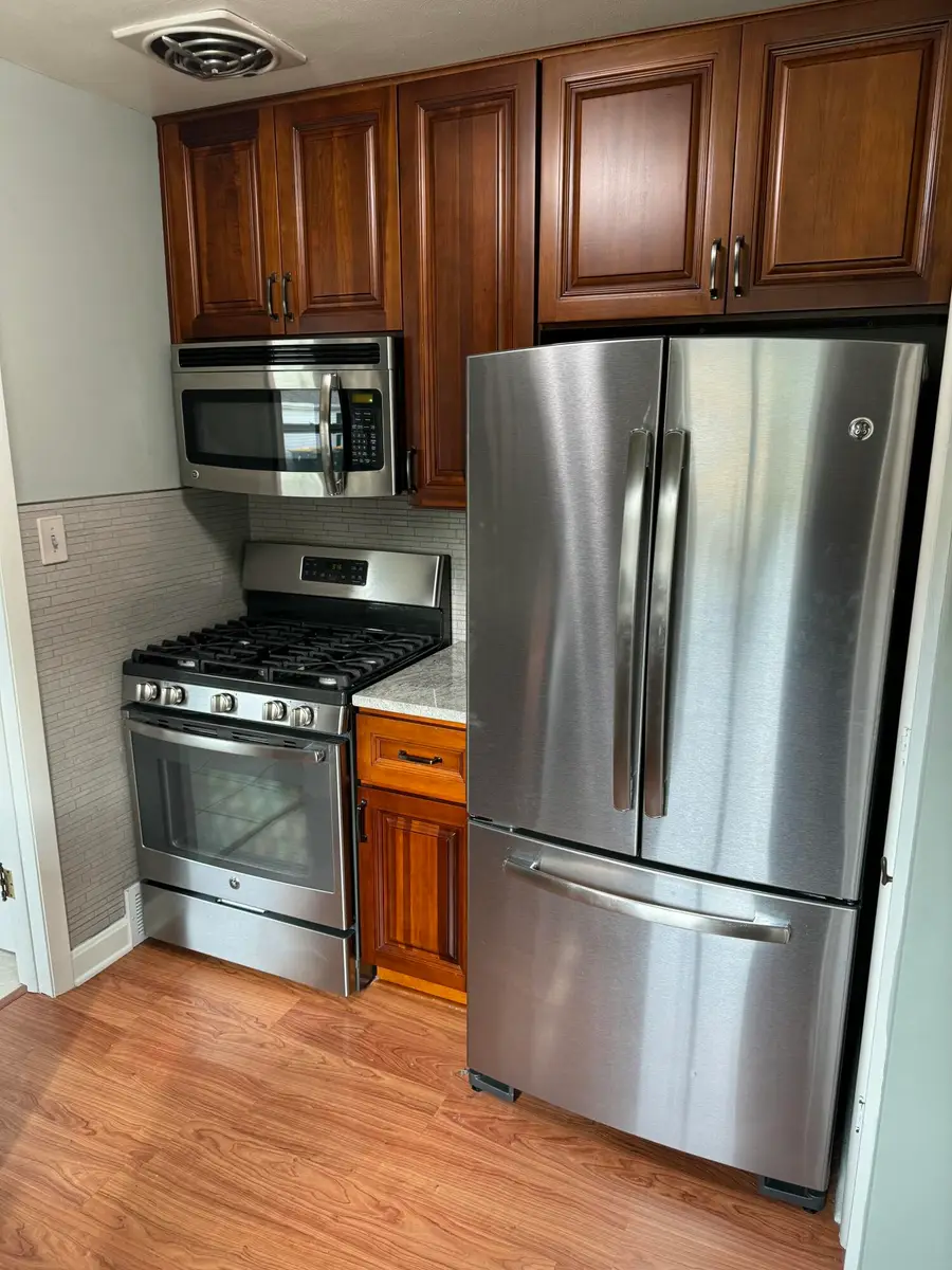 2105 Ludington Ave, Wauwatosa, WI 53226 - #3