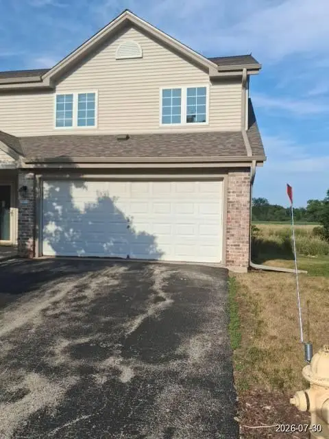 1911 Mallard Pointe Cir, Waukesha, WI 53189