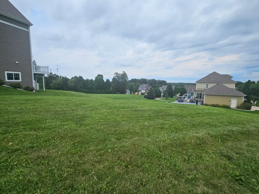 3030 Nostalgic Ct, Richfield, WI 53033 - #3