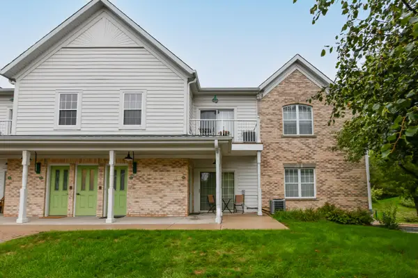 2740 Northview Rd, Waukesha, WI 53188