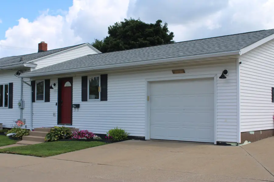 220 W Clifton St, Tomah, WI 54660 - #3