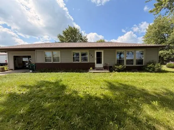153 S Foster St, Saukville, WI 53080