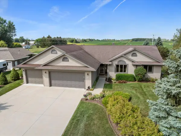 6502 Cloverleaf Ct, Wilson, WI 53081