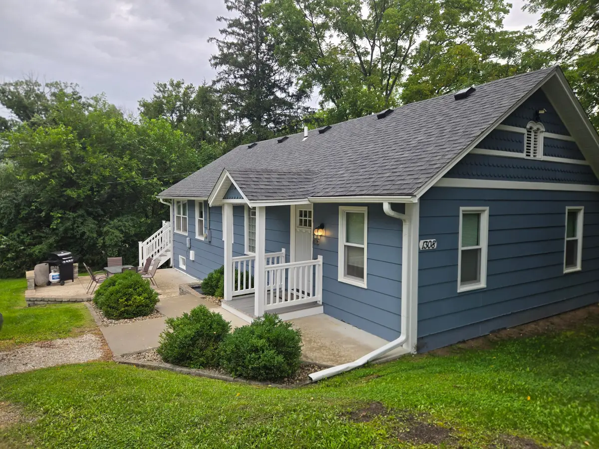 1308 E Lake Shore Dr, Twin Lakes, WI 53181 - #1