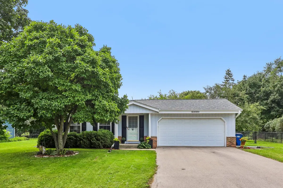 W136S6953 Hale Park Dr, Muskego, WI 53150 - #1