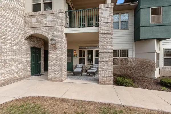 460 N Silverbrook Dr, West Bend, WI 53090