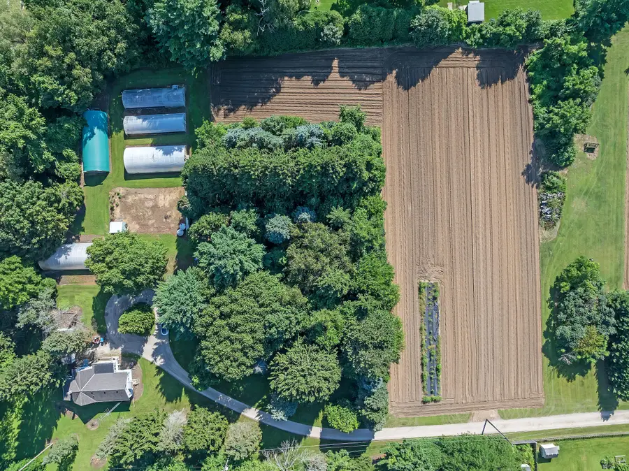332 4 Mile Rd, Caledonia, WI 53402 - #2